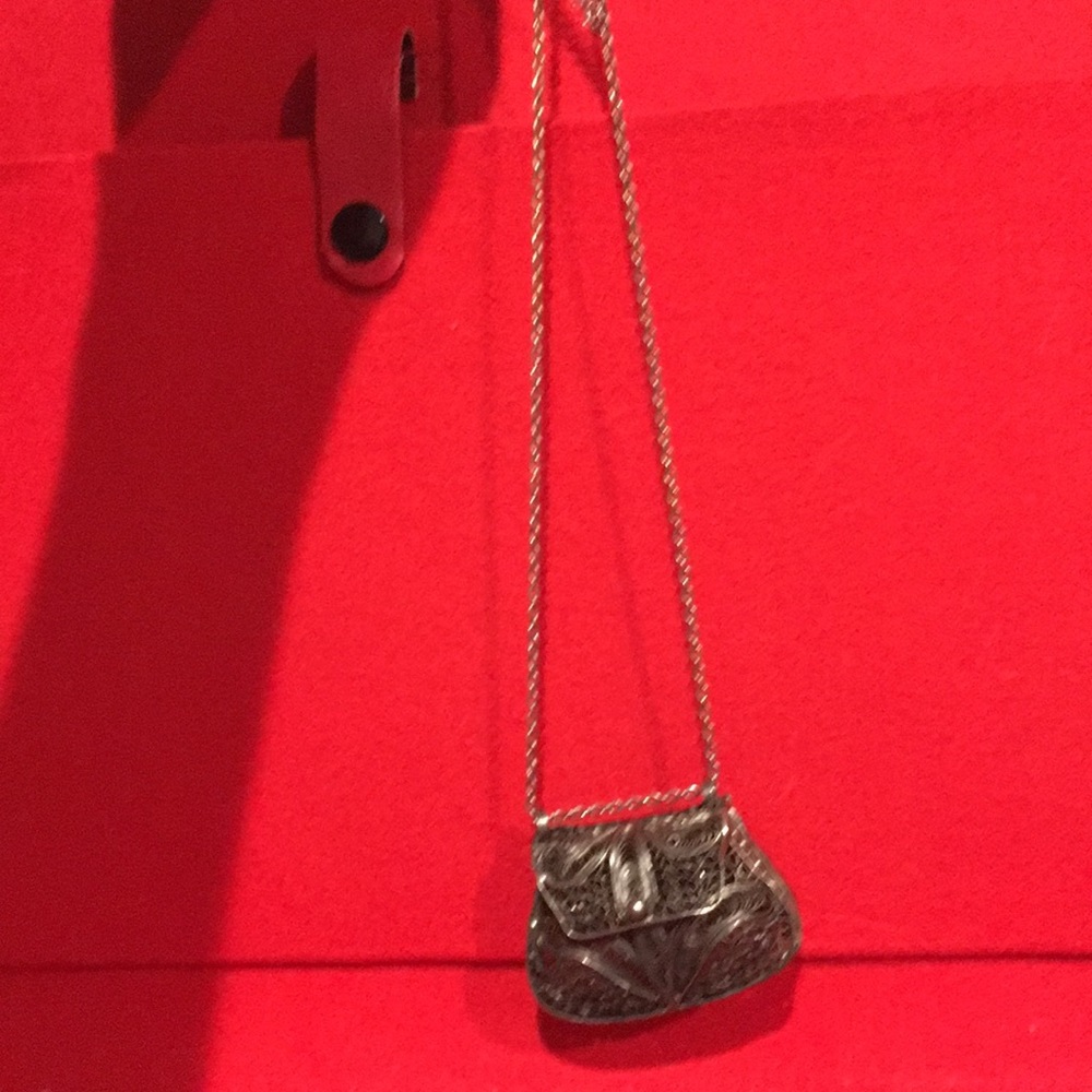 Adorable purse necklace